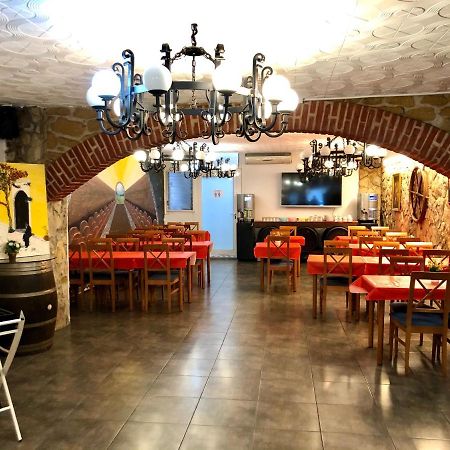 Hostal Univers Calella Exterior photo